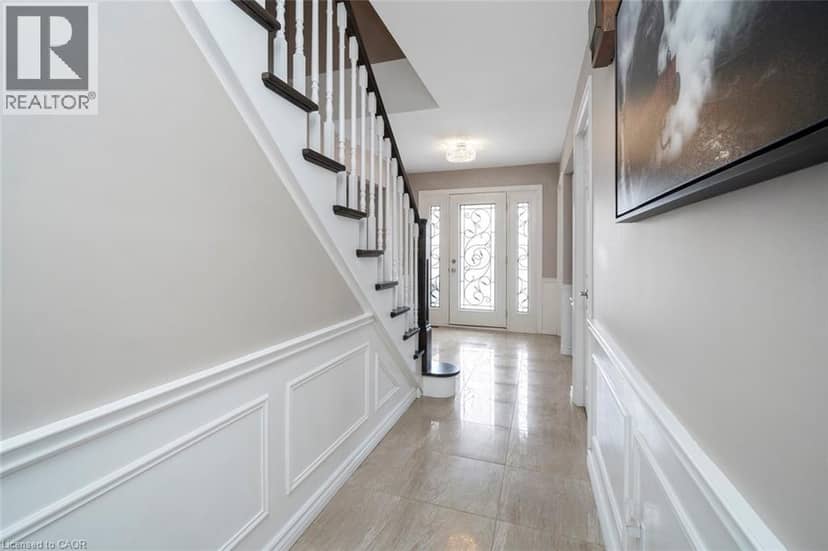 18 STONEGATE Drive — photo 7 of 40