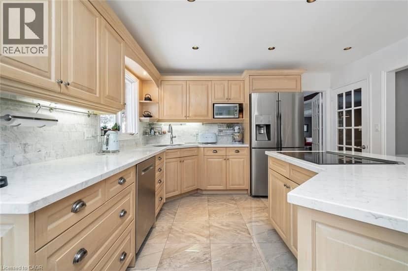 18 STONEGATE Drive — photo 13 of 40