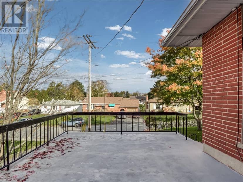 68 Pine Street, Onaping, photo 4