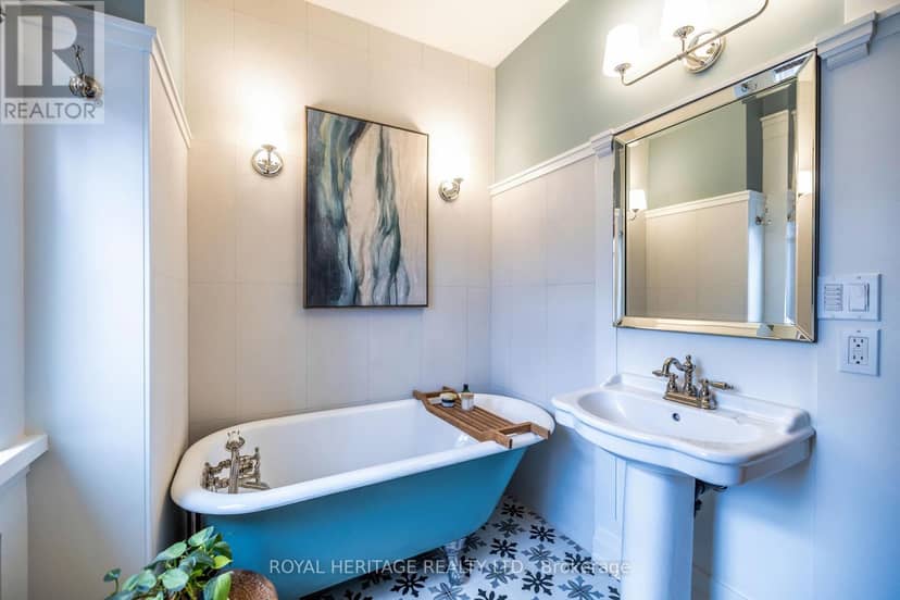 220 Cochrane Street — photo 14 of 40