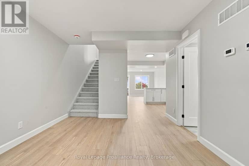77 Cousins Crescent, Belleville, photo 4