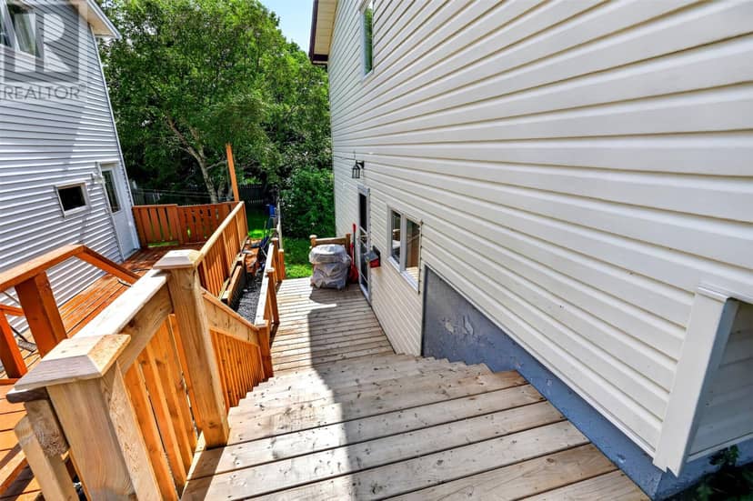 211 Canada Drive — photo 12 of 40