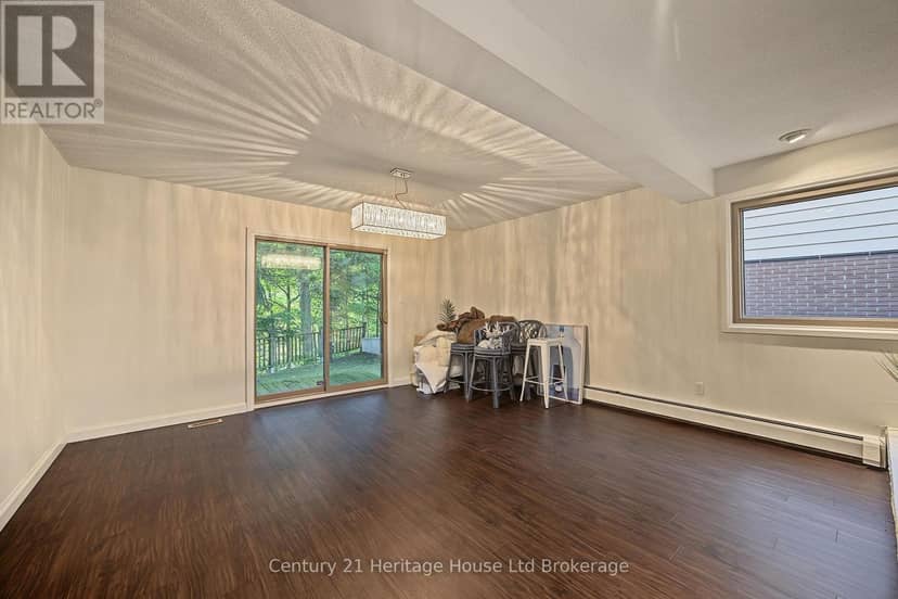 7 Thistle Court — photo 6 of 40