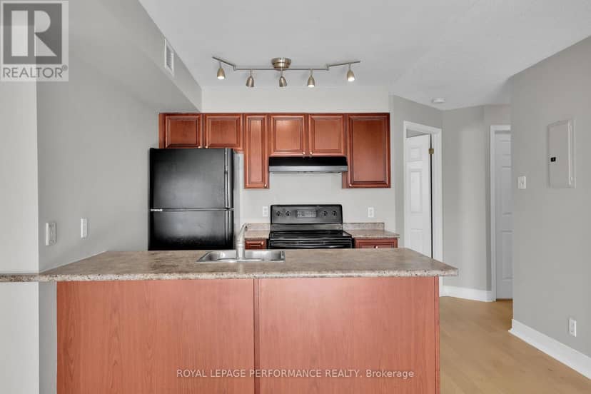 712 - 429 Somerset Street W — photo 10 of 25