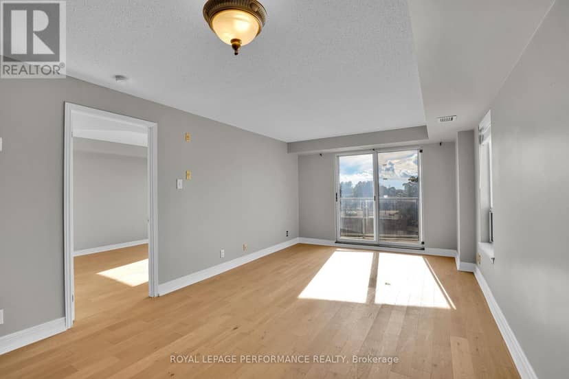 712 - 429 Somerset Street W — photo 11 of 25