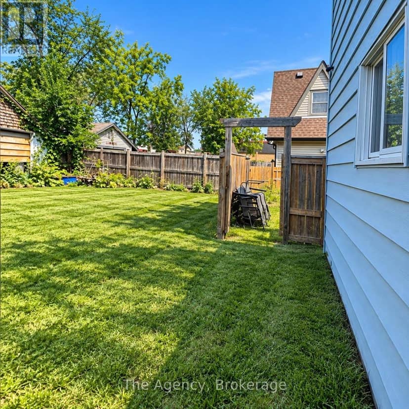 17 Patricia Avenue — photo 14 of 16