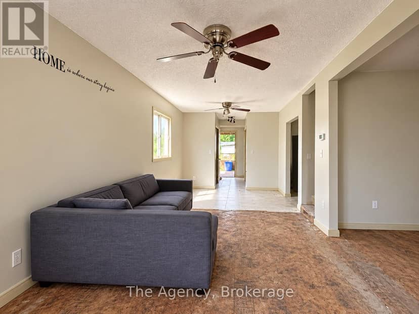 17 Patricia Avenue — photo 3 of 16