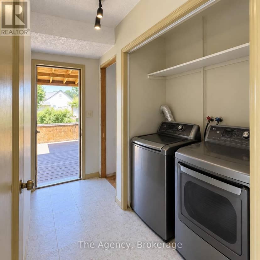 17 Patricia Avenue — photo 7 of 16