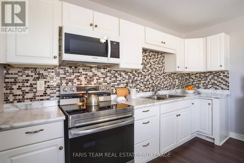 240 King Street — photo 11 of 40