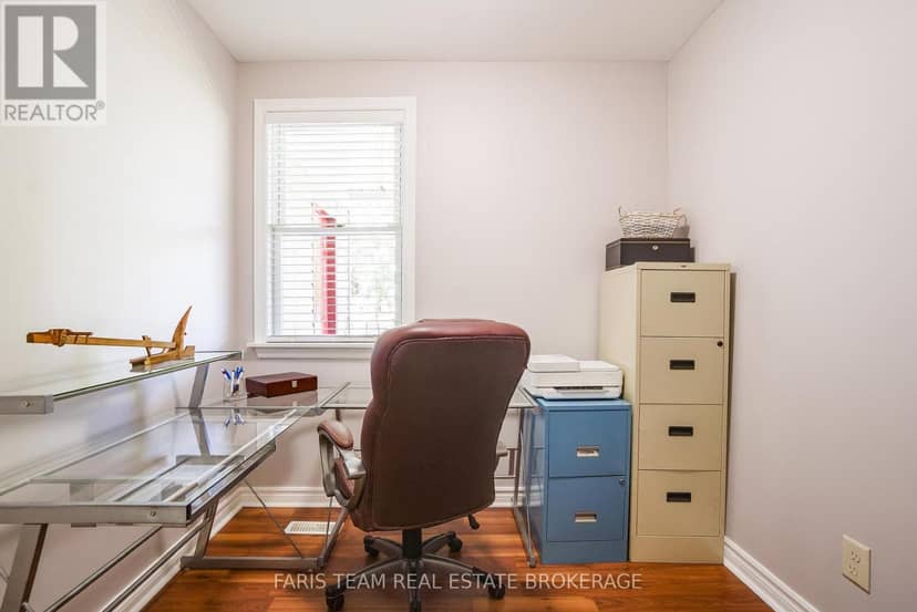 240 King Street — photo 23 of 40