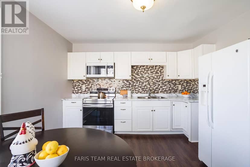 240 King Street — photo 9 of 40