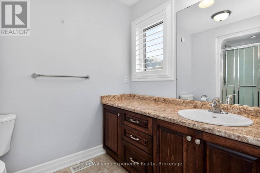 22 Grew Crescent — photo 21 of 39