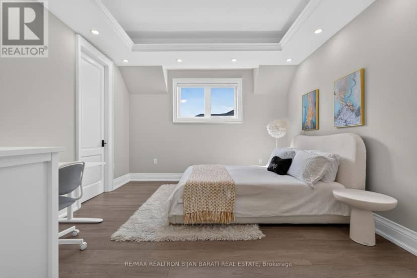 130 Pemberton Avenue — photo 33 of 40