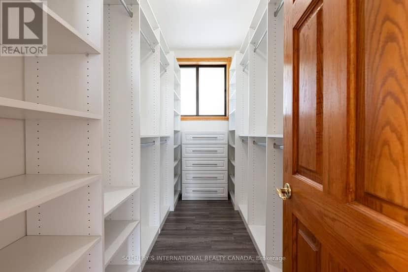 48 Scott Crescent — photo 29 of 40