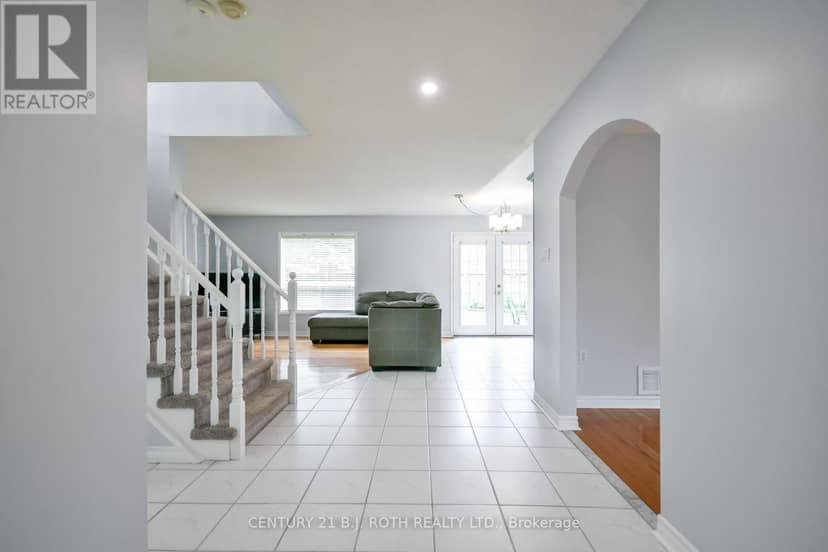 17 Crompton Drive — photo 10 of 40