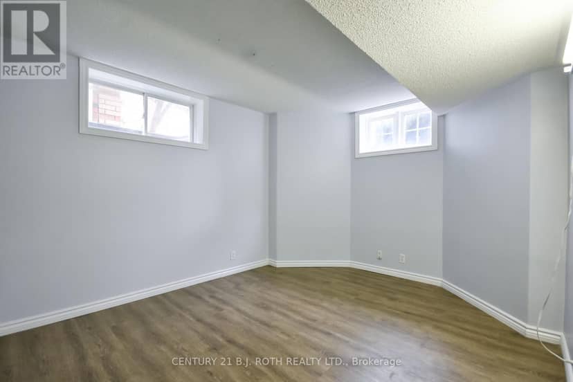 17 Crompton Drive — photo 34 of 40