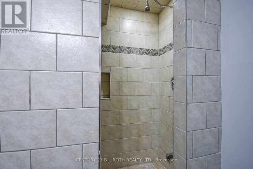 17 Crompton Drive — photo 36 of 40