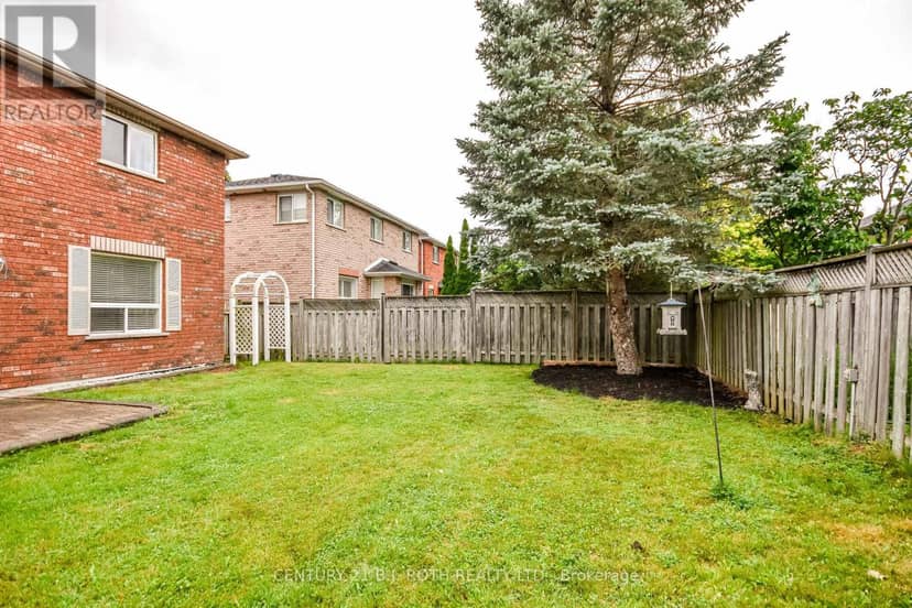 17 Crompton Drive — photo 38 of 40