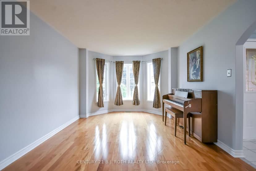 17 Crompton Drive — photo 8 of 40