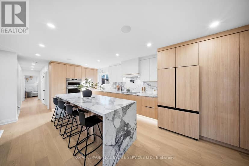 655 Netherton Crescent — photo 10 of 40