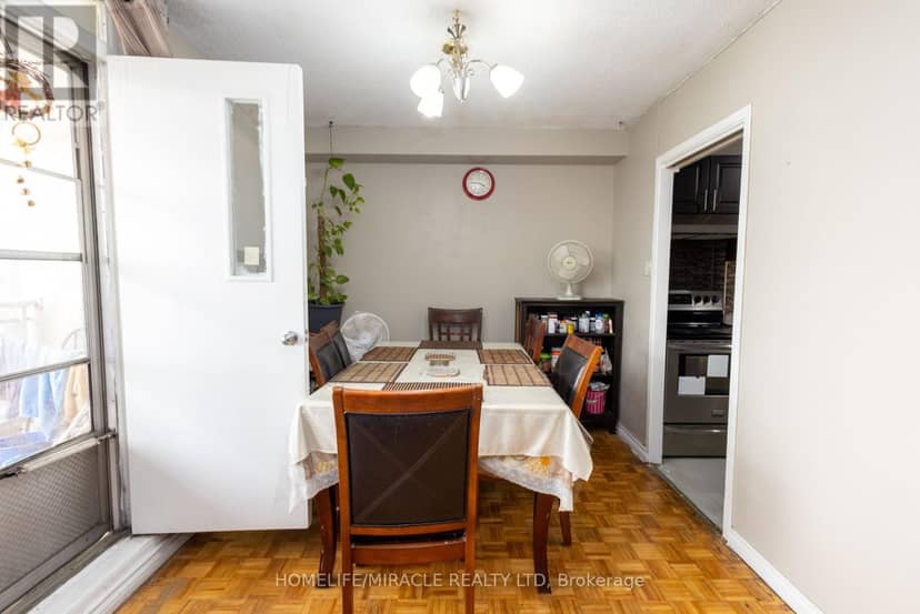 1007 - 49 Silverstone Drive — photo 18 of 40