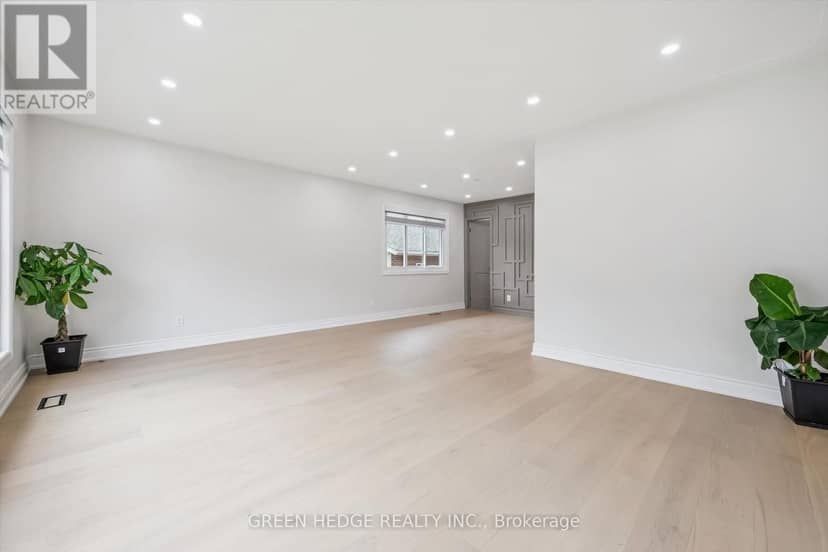 385 Village Crescent — photo 12 of 40