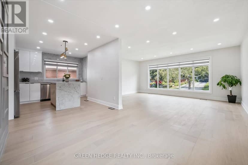 385 Village Crescent — photo 14 of 40