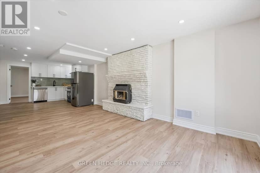 385 Village Crescent — photo 34 of 40