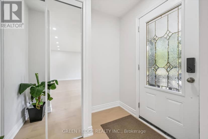 385 Village Crescent — photo 7 of 40