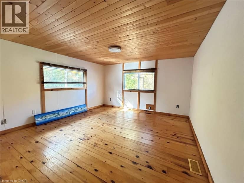 462 WATERFALLS Road — photo 14 of 22