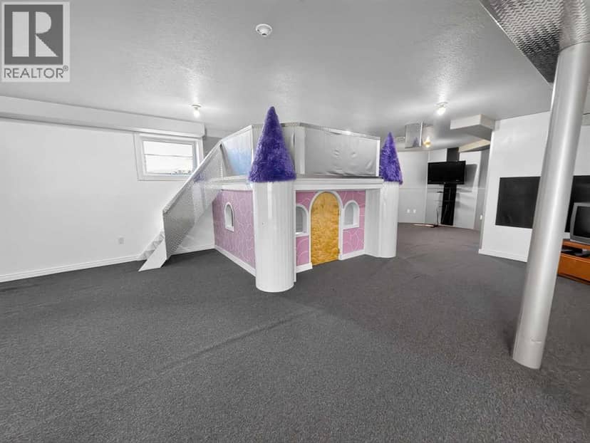 9814 108 Street — photo 23 of 37