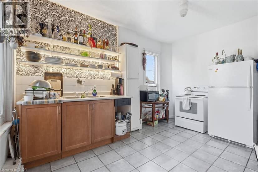 355 BARTON Street E — photo 19 of 30