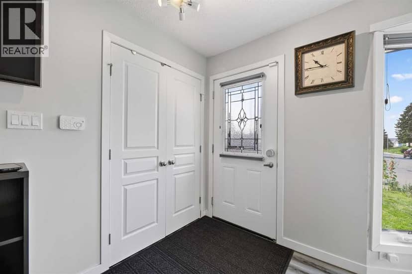 8035 Huntwick Crescent NE, Calgary, photo 3