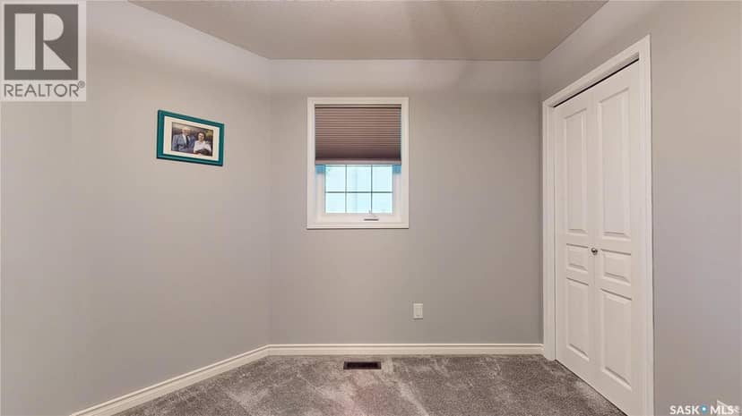 404 28 Kleisinger CRESCENT — photo 24 of 35