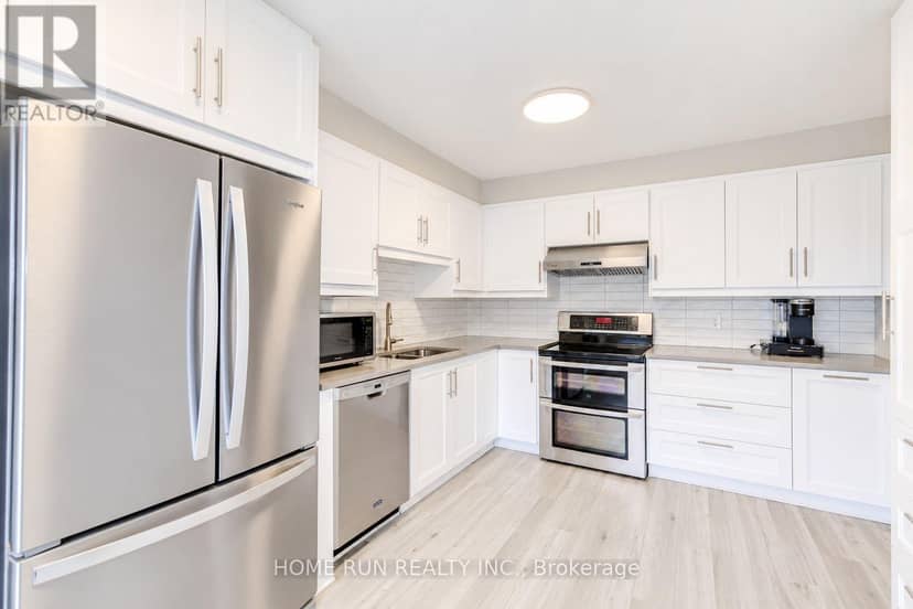 57 Fair Oaks Crescent — photo 12 of 40