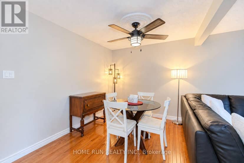 57 Fair Oaks Crescent — photo 14 of 40