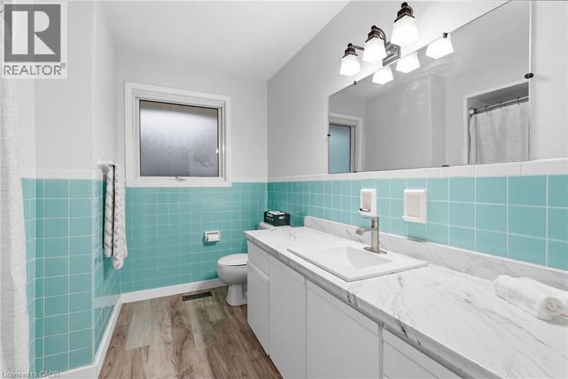 10 TAYLOR Crescent — photo 20 of 37