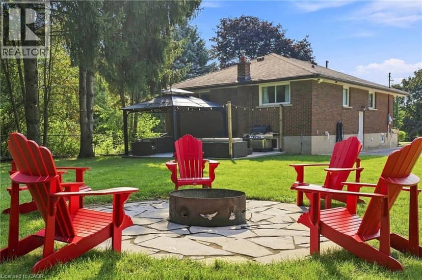 10 TAYLOR Crescent — photo 35 of 37