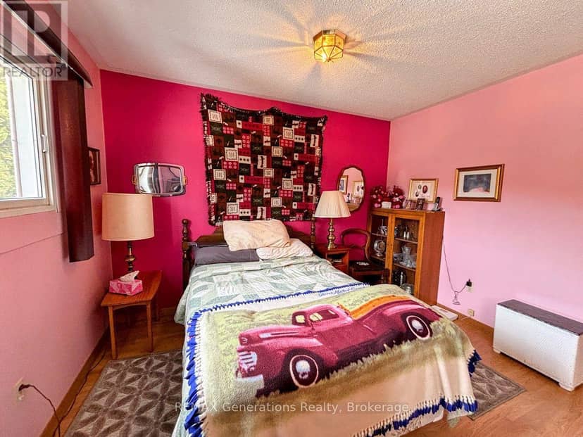 14 Lloyd Irwin Street — photo 18 of 40