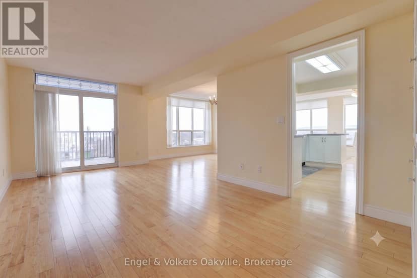 1402 - 442 Maple Avenue — photo 18 of 40