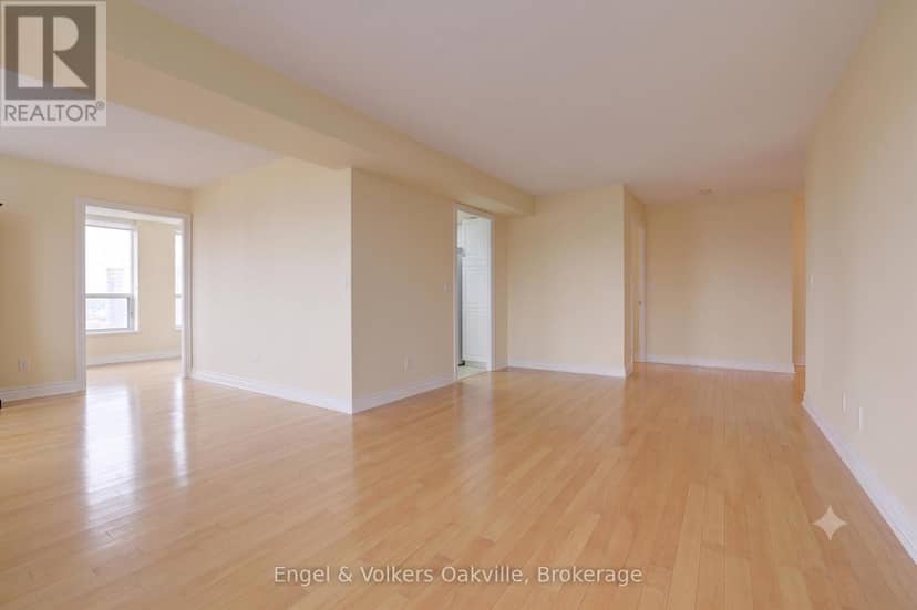 1402 - 442 Maple Avenue — photo 20 of 40