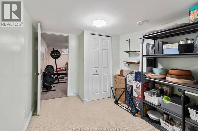 735 Lounsborough — photo 31 of 40