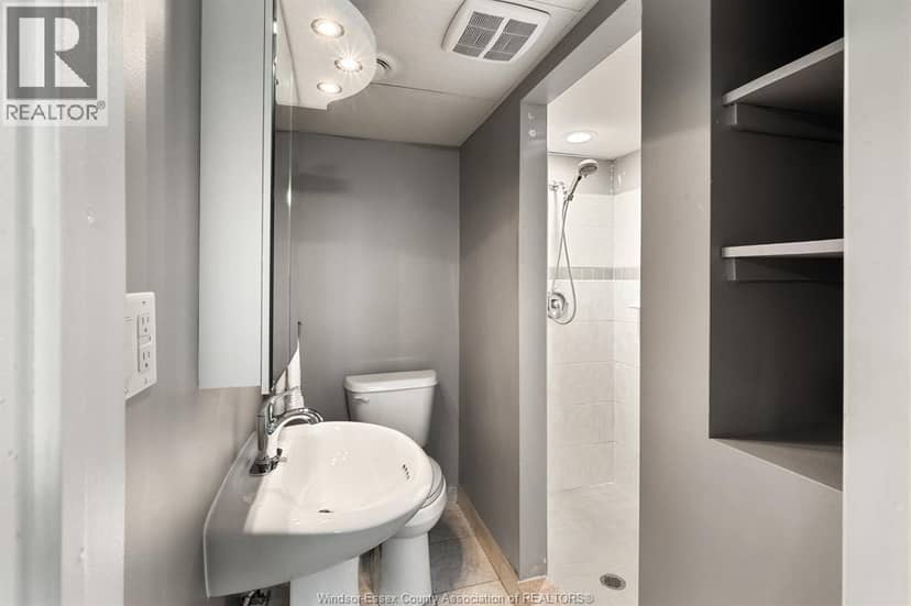 735 Lounsborough — photo 32 of 40