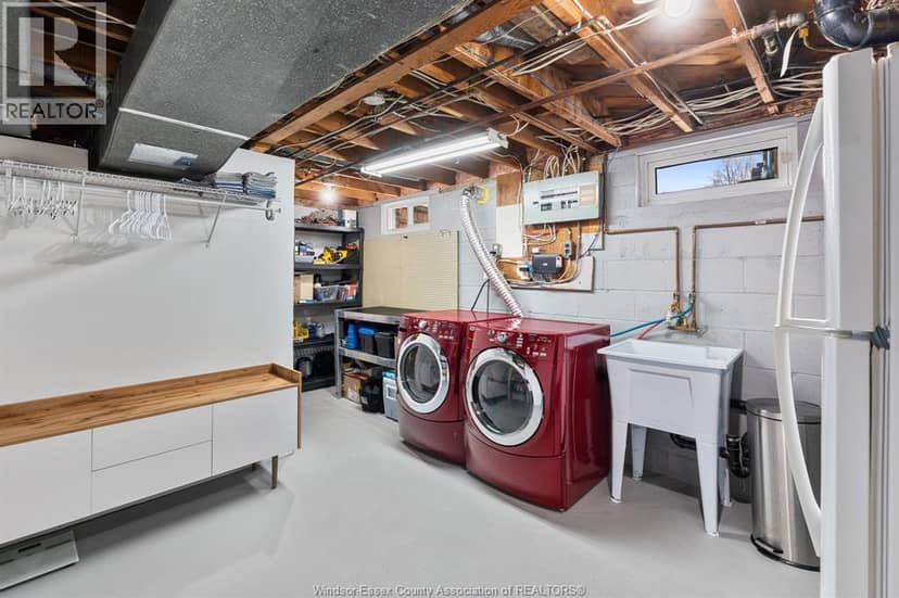 735 Lounsborough — photo 33 of 40
