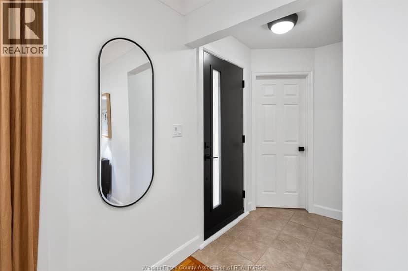 735 Lounsborough — photo 4 of 40