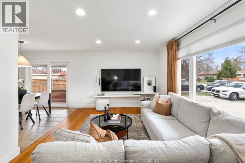 735 Lounsborough — photo 6 of 40