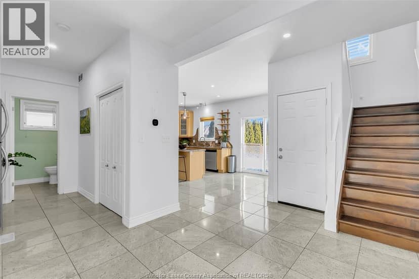 3852 Concord COURT — photo 3 of 36