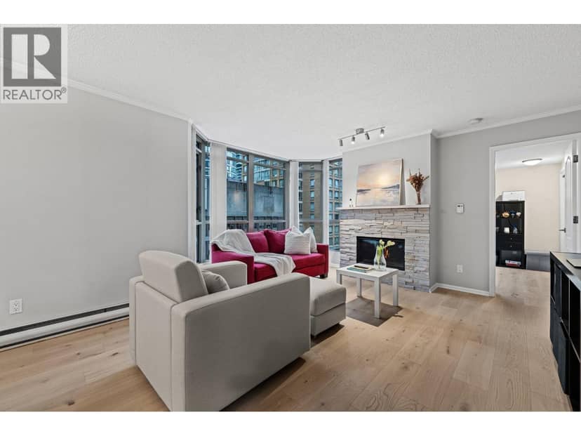 906 867 HAMILTON STREET, Vancouver, photo 2