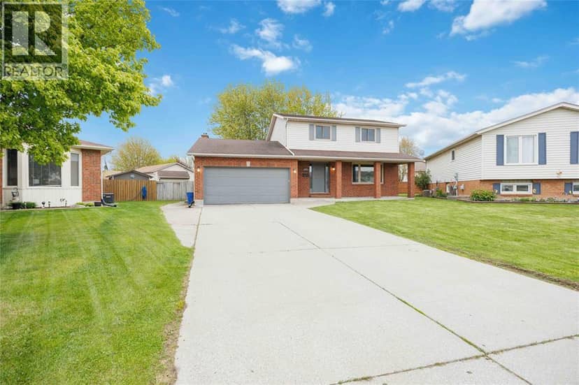 1516 Henley Crescent — photo 2 of 38
