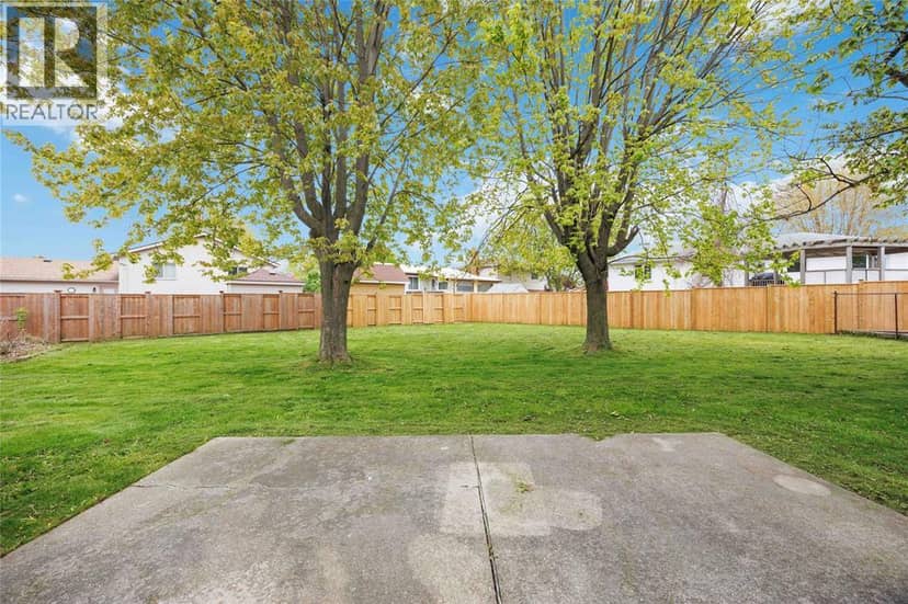 1516 Henley Crescent — photo 33 of 38